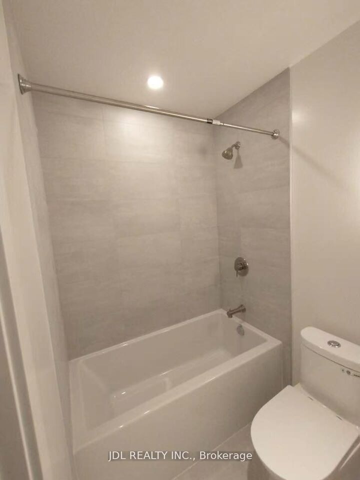 Property Photo:  110 Broadway Avenue 1107  ON M4P 1V7 