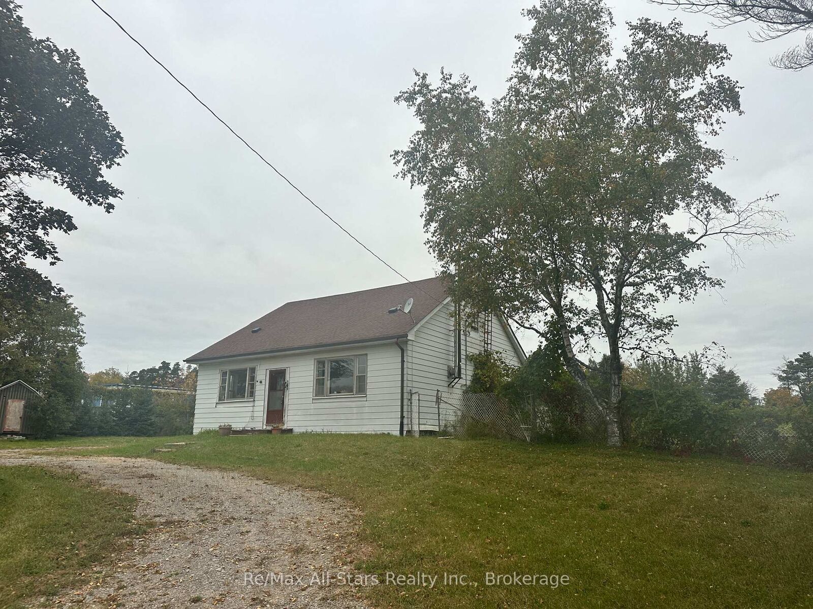 Property Photo:  381 Regional Rd 21 Road  ON L9L 1B5 