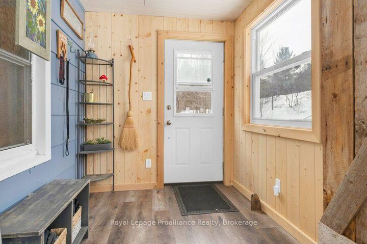 Property Photo:  369 5th Concession Rd S Road  ON K0H 1P0 