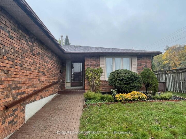 Property Photo:  2 Gibbon Drive Upper  ON L4N 6G3 