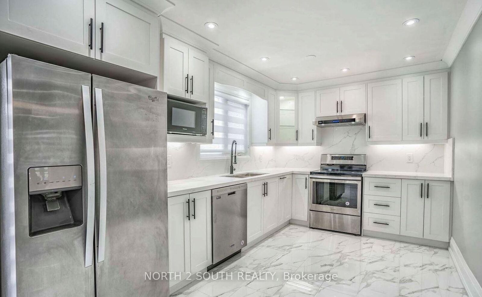 Property Photo:  37 Loire Court Upper  ON M9V 4Z7 