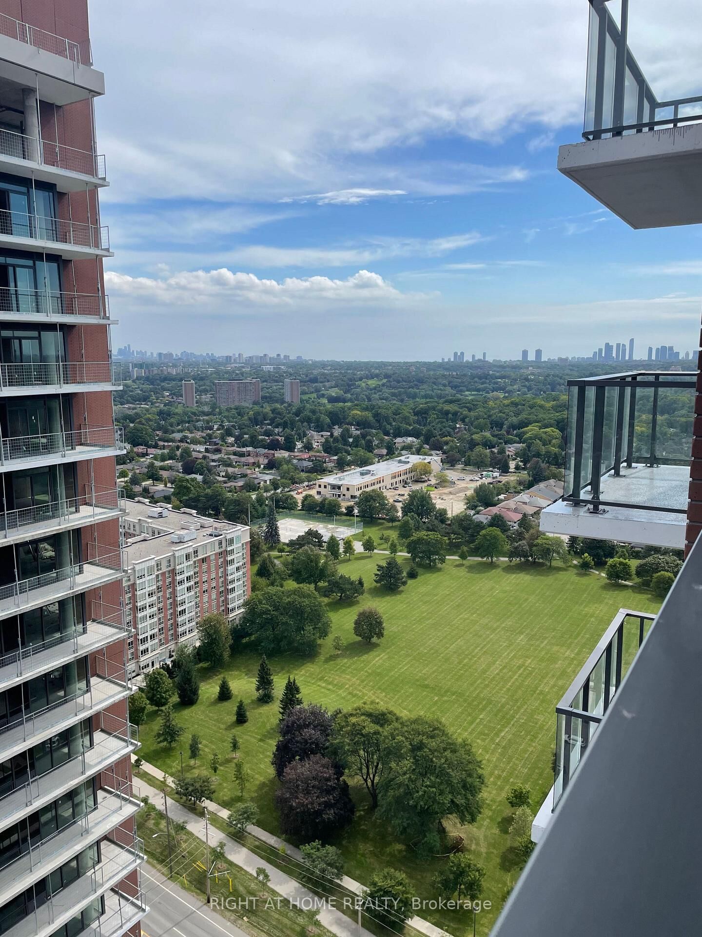 Property Photo:  4010 Eglinton Avenue W 2622  ON M9A 4M2 