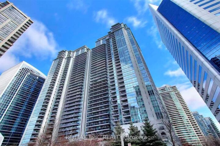 Property Photo:  4978 Yonge Street 1501  ON M2N 7G8 