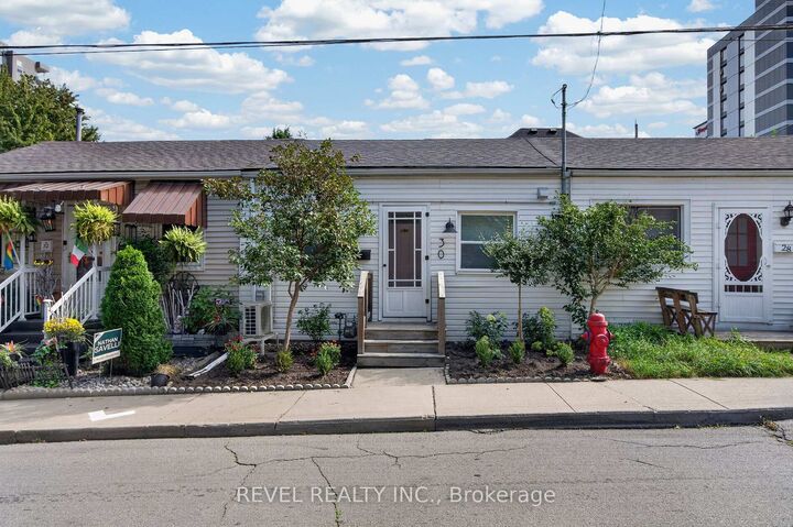 Property Photo:  30 Ray Street N  ON L8R 2X4 