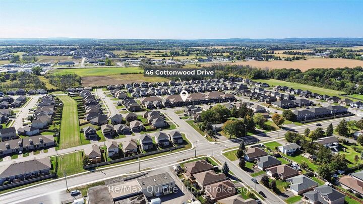 Property Photo:  46 Cottonwood Drive  ON K8N 0J2 