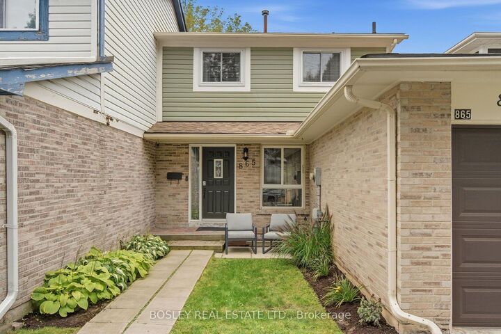 Property Photo: 865 Gentry Crescent ON L1K 1L6