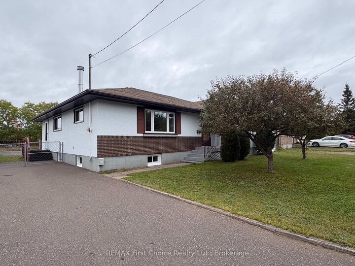 Property Photo:  69 Matthews St. Street  ON P7A 3K8 