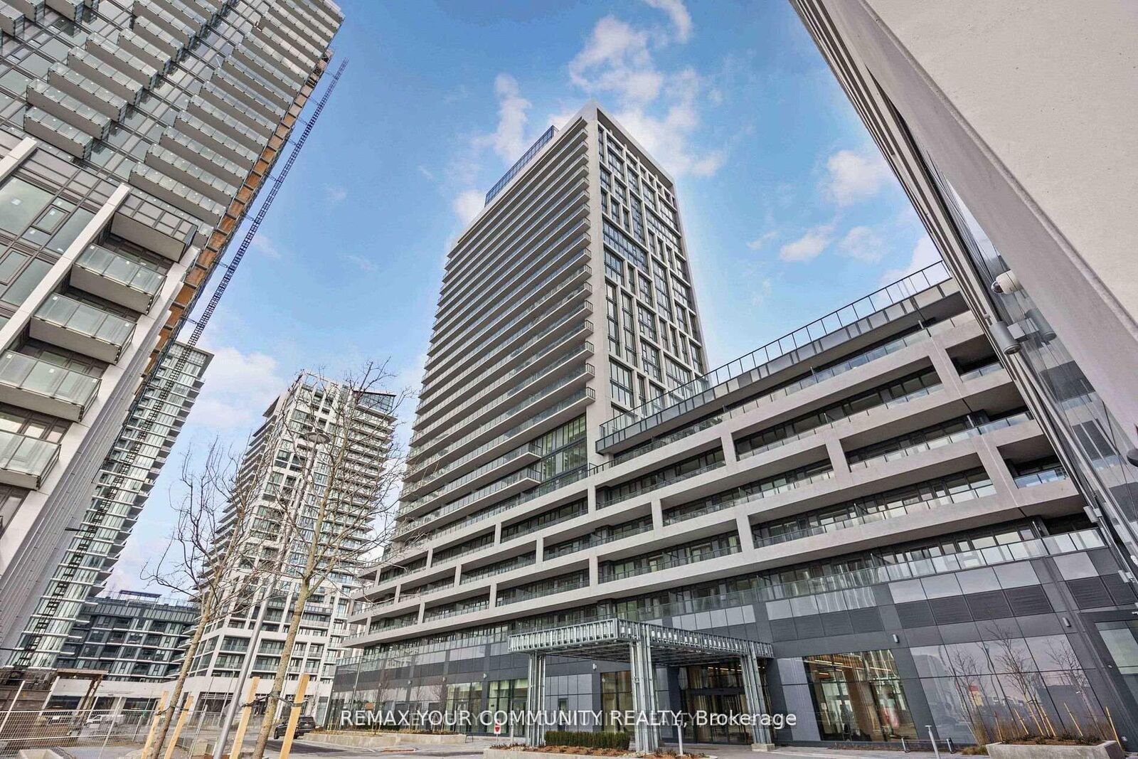 Property Photo:  8960 Jane Street 1118  ON L4K 2M9 