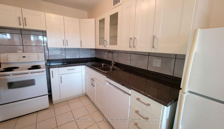 Property Photo:  260 Scarlett Road 608  ON M6N 4X6 