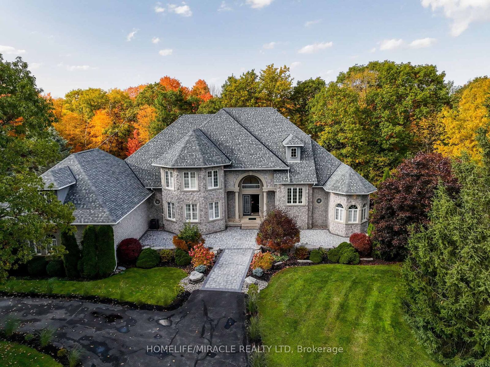 Property Photo:  12 Deer Run  ON L9P 0K9 