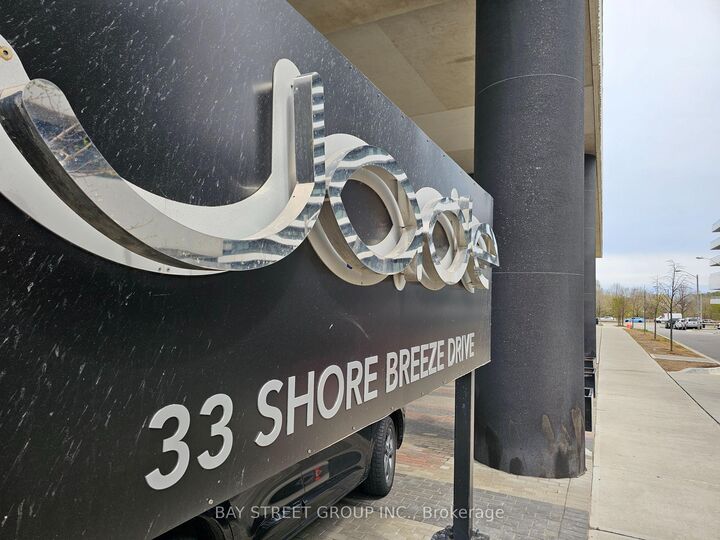 Property Photo:  33 Shore Breeze Drive 1906  ON M8V 0G1 