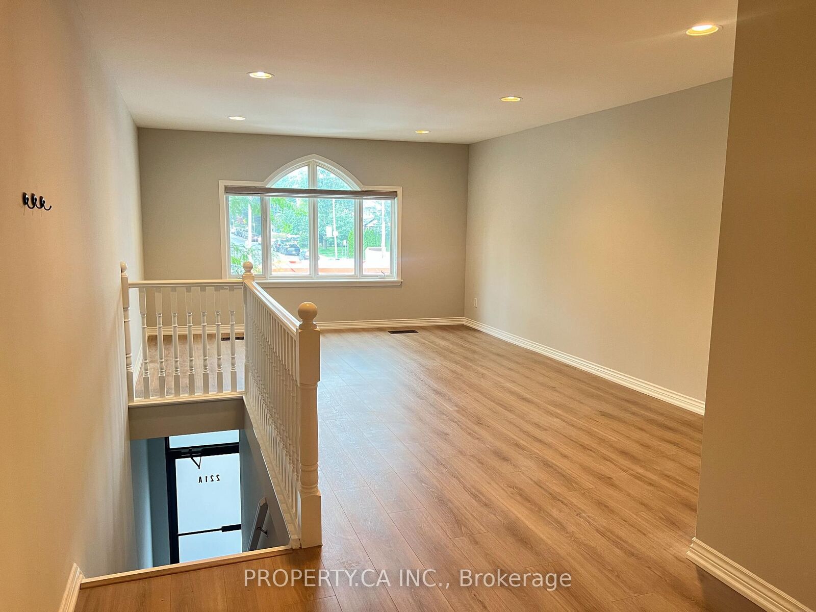 Property Photo:  3221A Yonge Street  ON M4N 2L3 