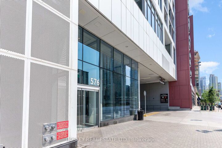 Property Photo:  576 Front Street W 411E  ON M5V 1C1 