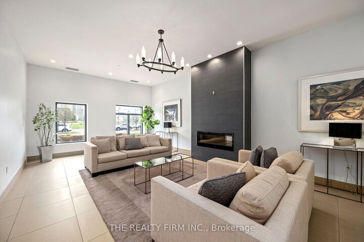 Property Photo:  240 Villagewalk Boulevard 1303  ON N6G 0P6 