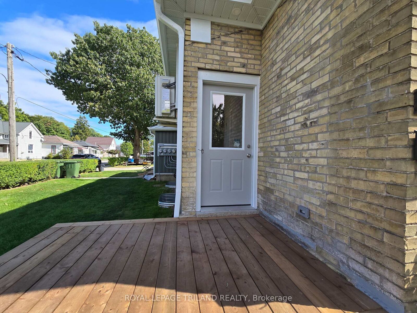 Property Photo: 245 Ross Street 1 ON N5R 3Y7
