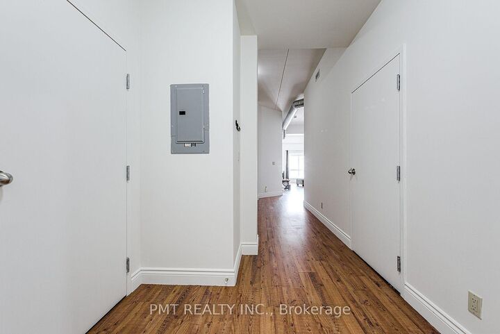 Property Photo:  150 Colborne Street E 208  ON N3T 2G6 