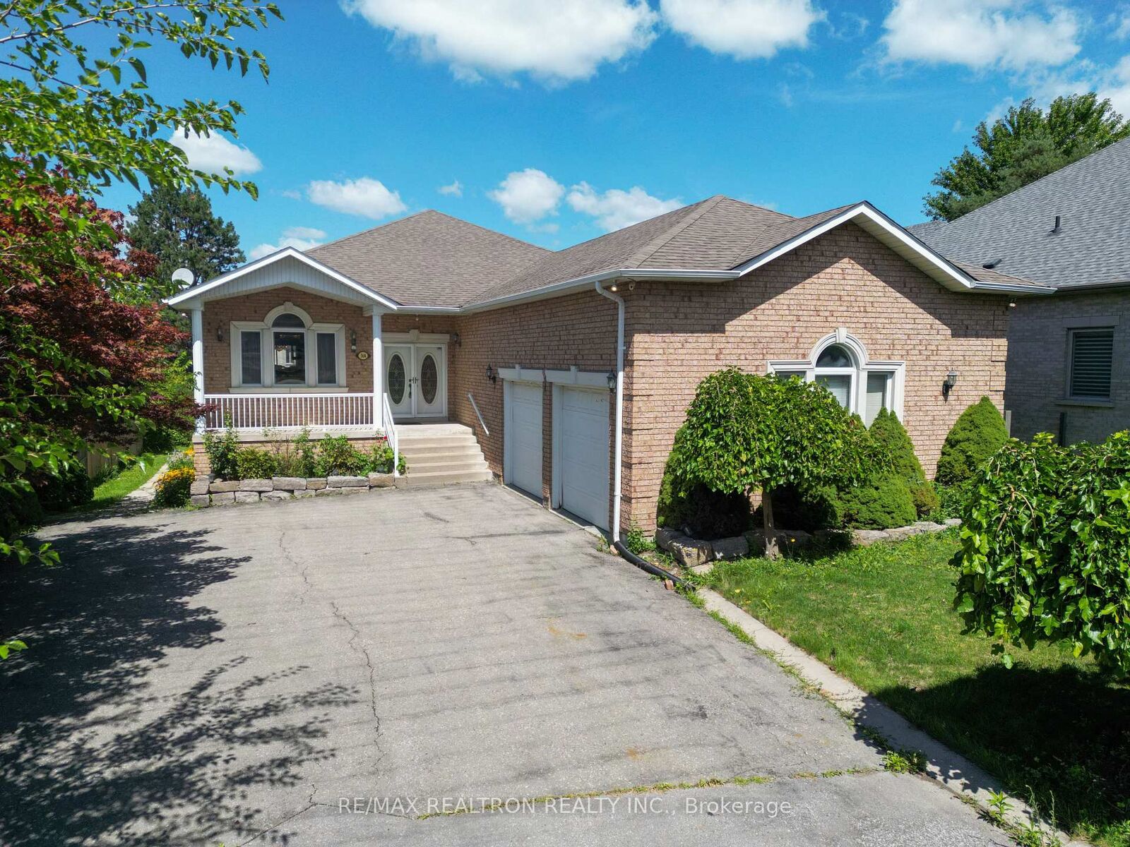 Property Photo: 36A Puccini Drive ON L4E 2Y3