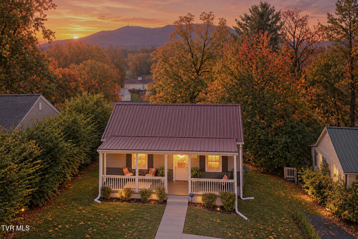 Property Photo:  819 Lincoln Avenue  TN 37604 