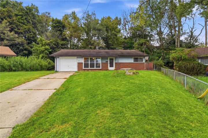 Property Photo: 809 Hackberry Dr PA 15146