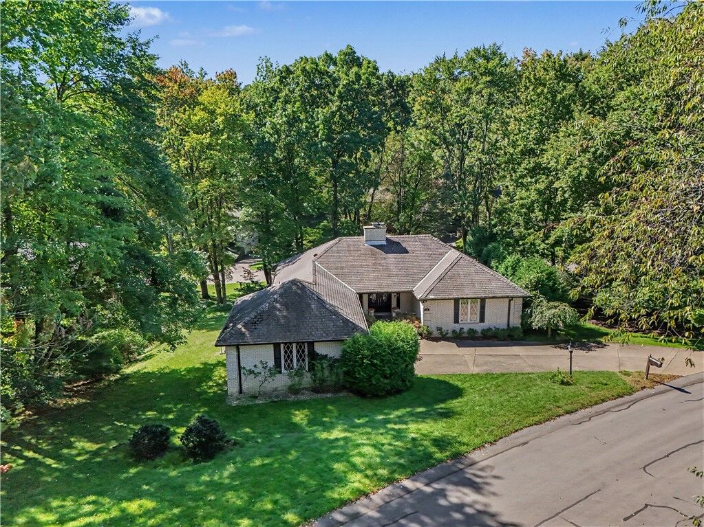Property Photo: 12 Market Court PA 15015