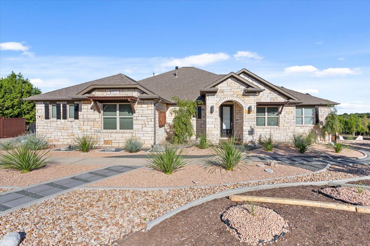 Property Photo:  236 Standing Oak Drive  TX 78633 