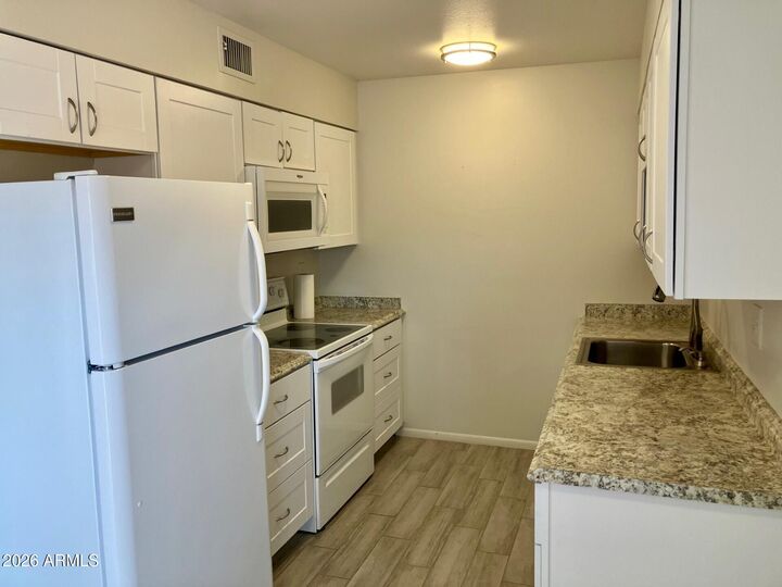 Property Photo: 9949 W Ocotillo Drive AZ 85373