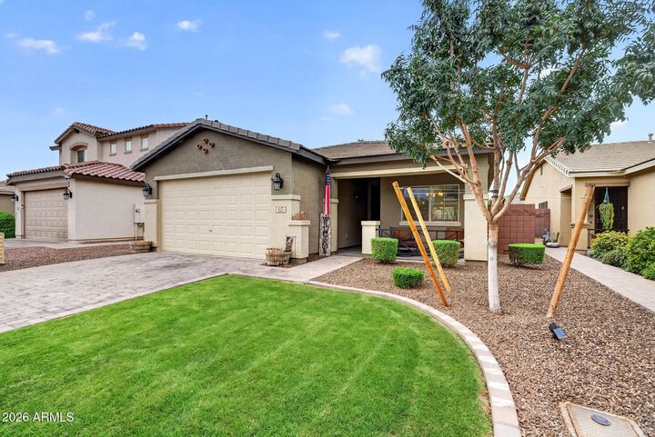 Property Photo: 827 W Banyan Avenue AZ 85140