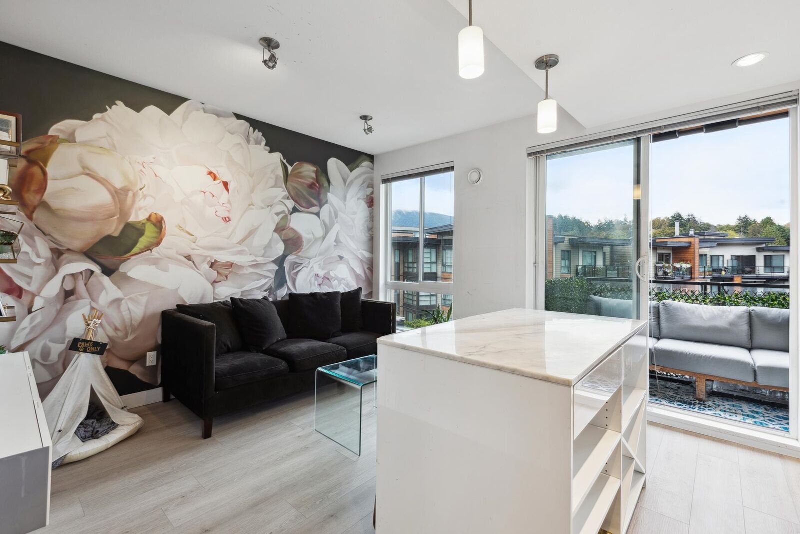 Property Photo:  733 W 3rd Street 513  BC V7M 0C8 