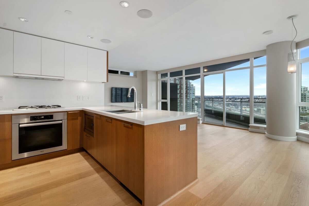 Property Photo:  1372 Seymour Street 1801  BC V6B 3P3 