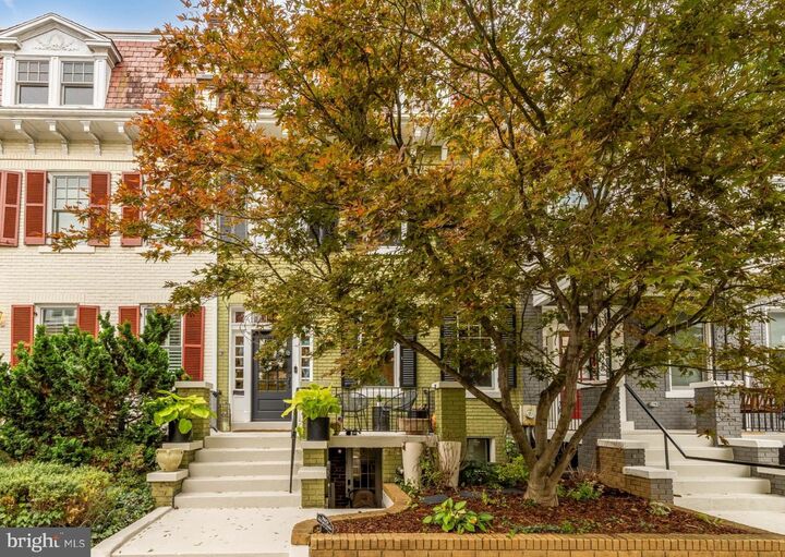 Property Photo:  1654 Hobart Street NW  DC 20009 
