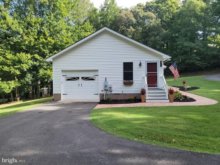 Property Photo: 25255 Vista Road MD 20636