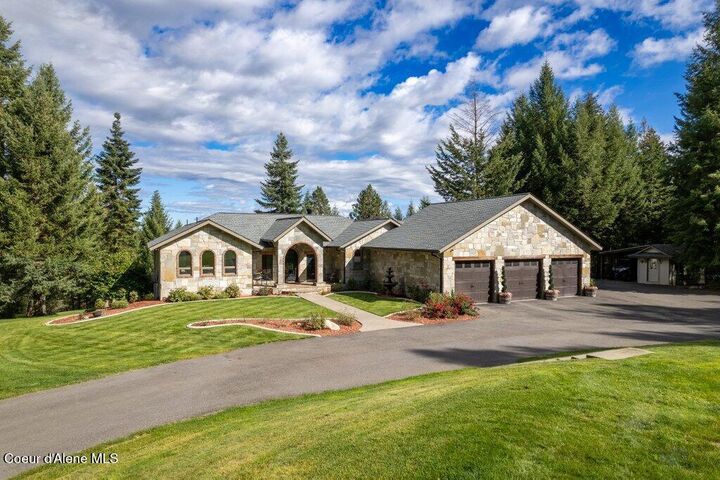 Property Photo:  9485 E Howard Rd  ID 83801 