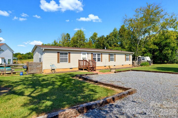 Property Photo: 6858 Long Island Road NC 28609