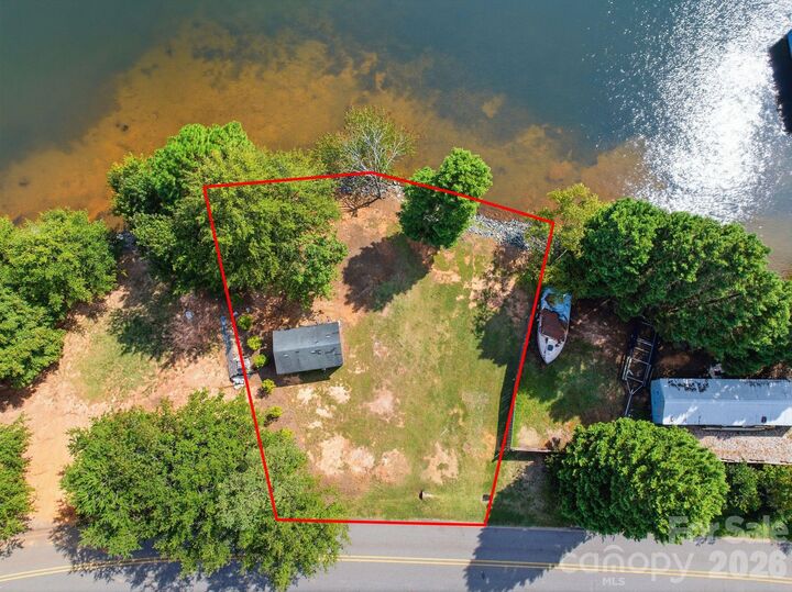 Property Photo:  413 Tuskarora Trail  NC 28117 