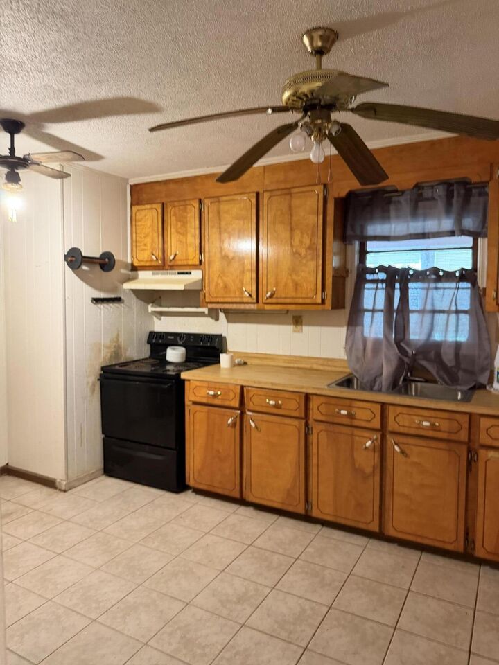 Property Photo: 725 Hoss Road SC 29414