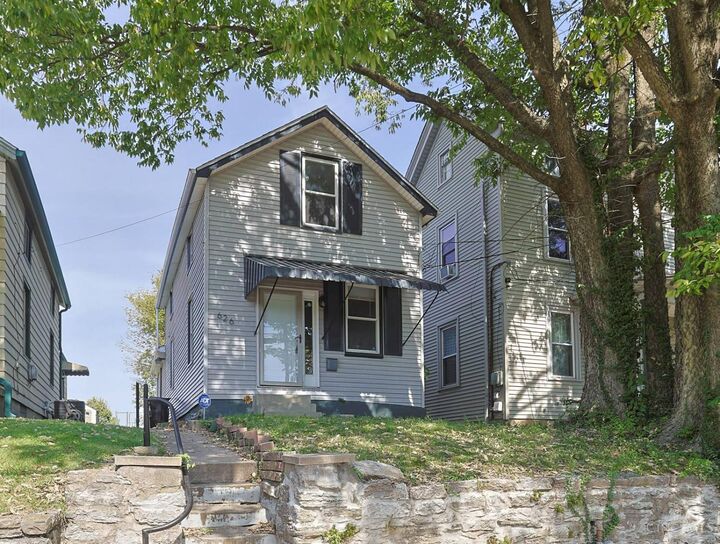 Property Photo:  626 E Ross Avenue  OH 45217 
