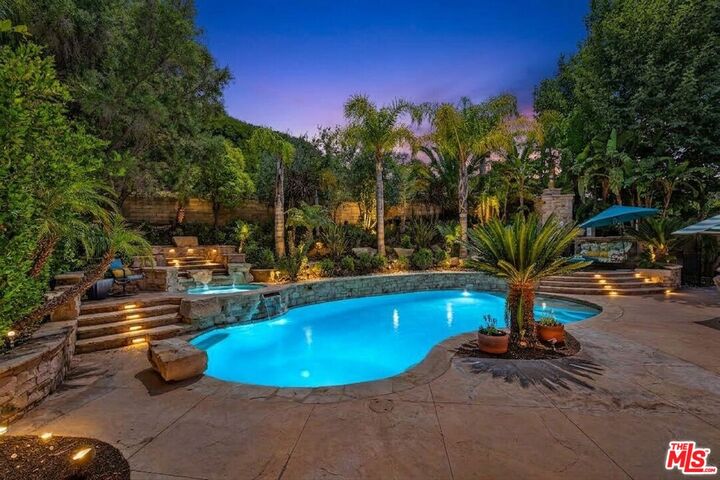 Property Photo: 25514 Brighton Pl CA 91381
