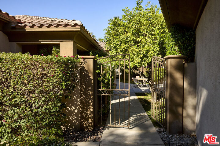 Property Photo: 10 Wimbledon Cir CA 92270