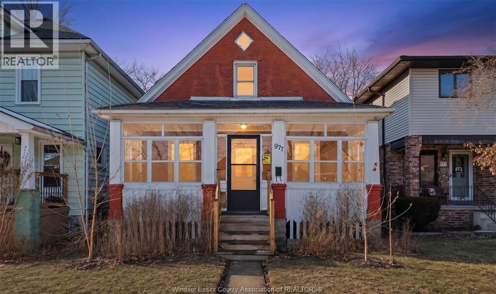 Property Photo:  977 Gladstone  ON N9A 2R5 