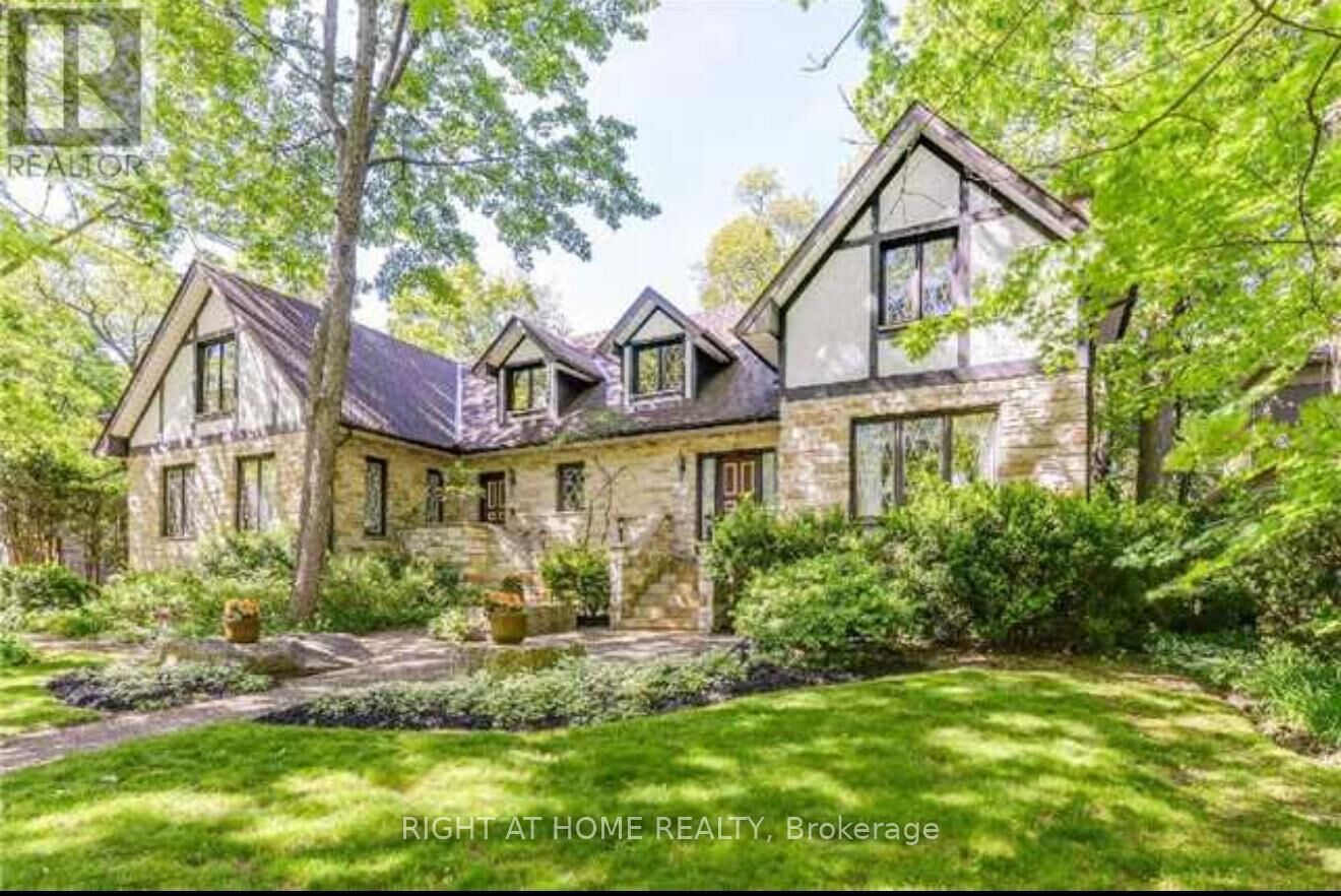 Property Photo:  2123 Gordon Drive  ON L5B 1S6 