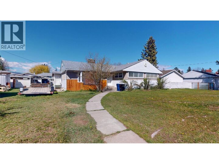 Property Photo:  325 14 Avenue South  BC V1C 2X5 