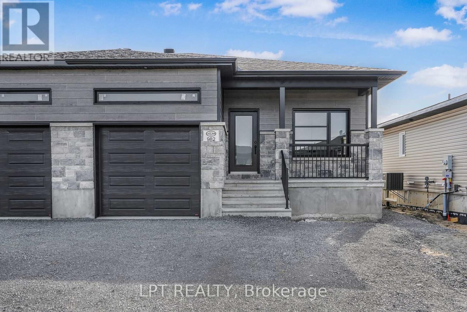 Property Photo:  955 Katia Street  ON K0A 2M0 
