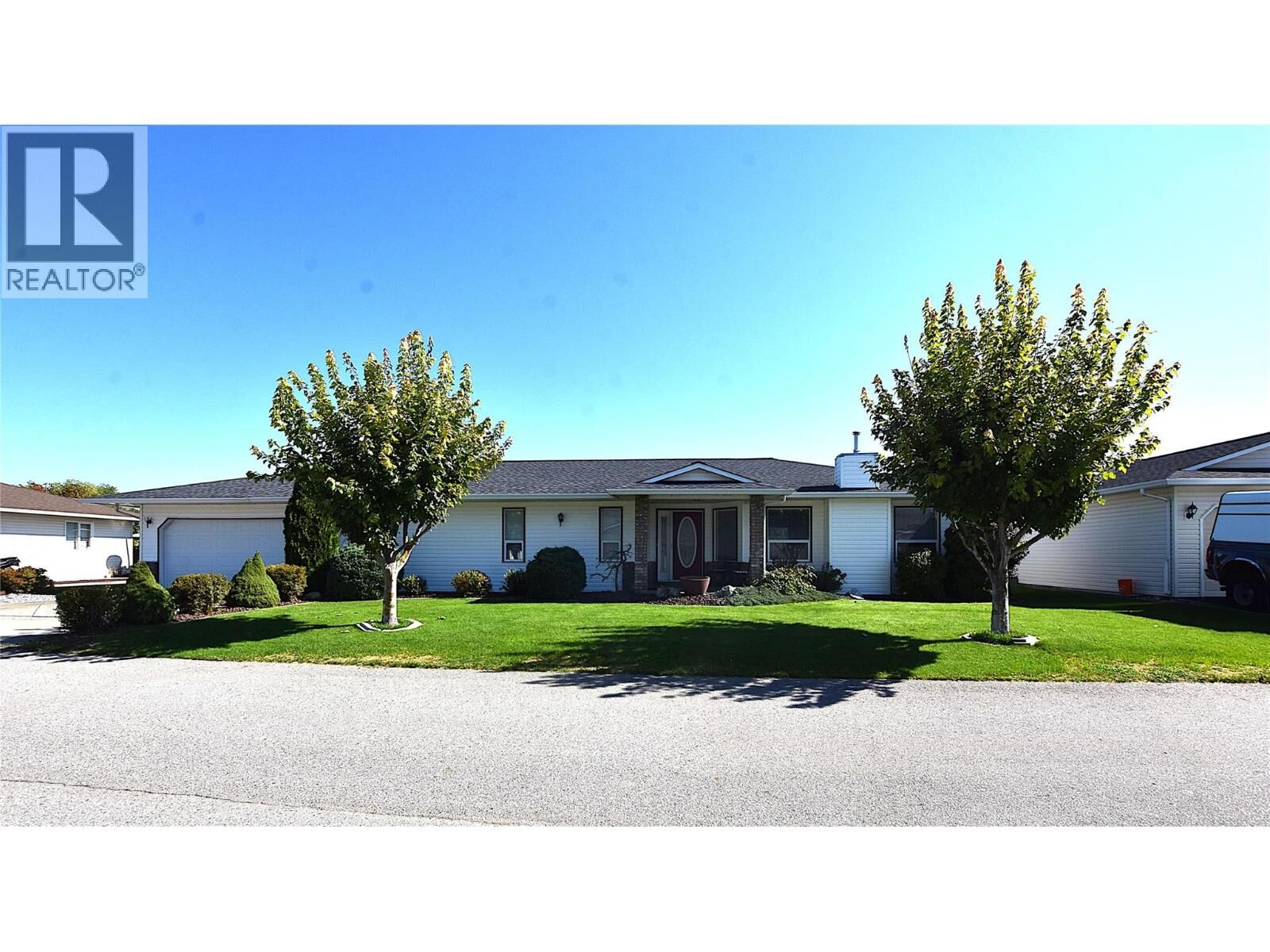 Property Photo:  415 4 Street  BC V1H 1Z1 