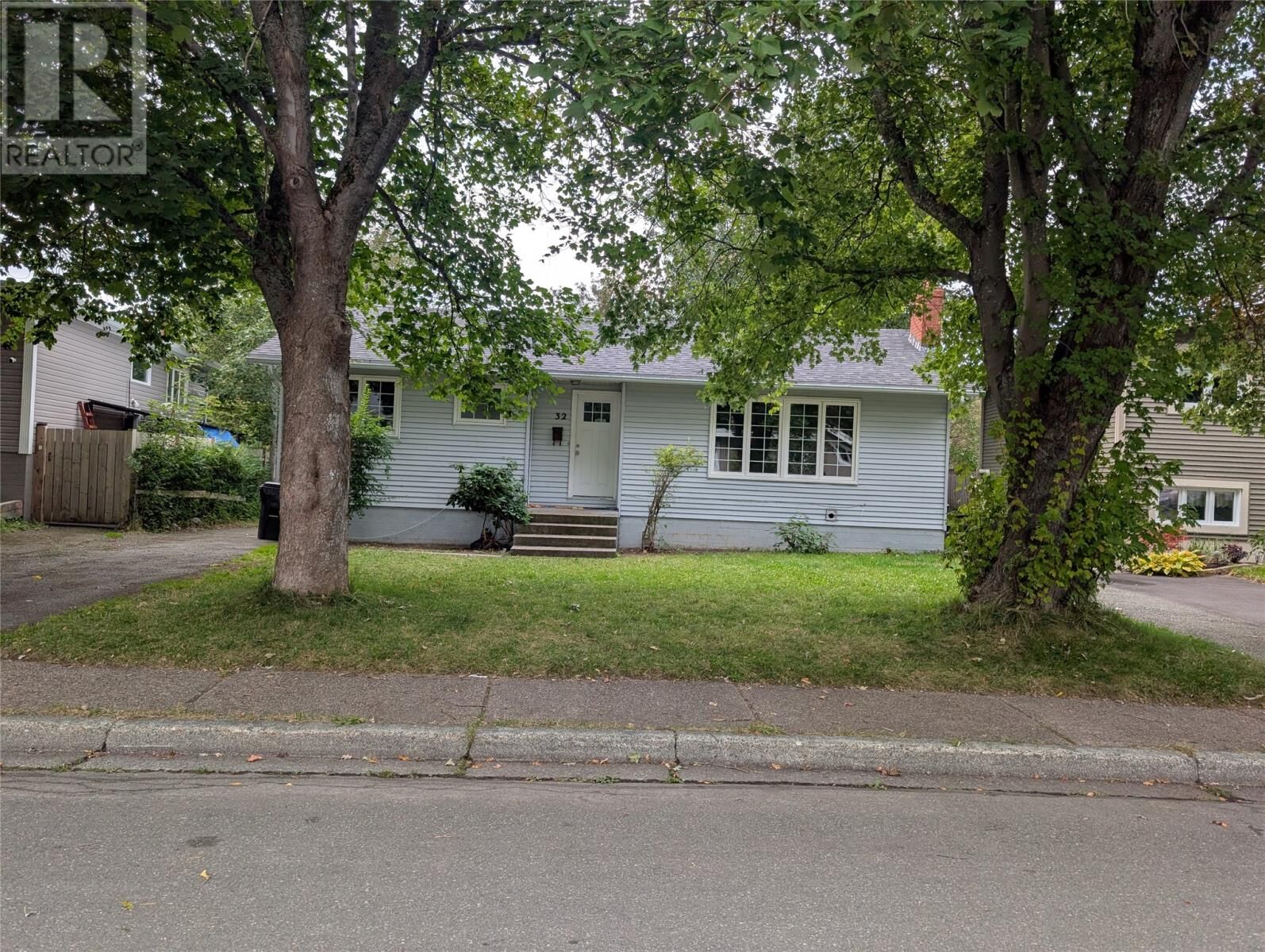 Property Photo:  32 Dundas Street  NL A1B 1X2 
