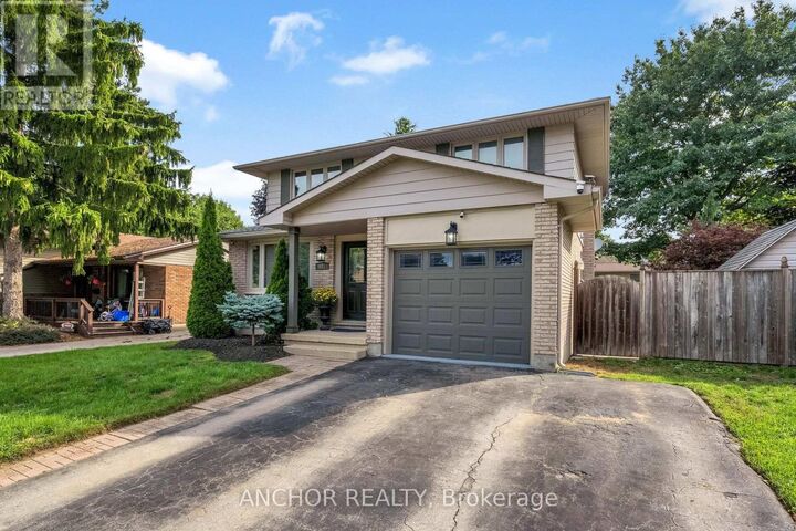 Property Photo:  684 Griffith Street  ON N6K 2W4 