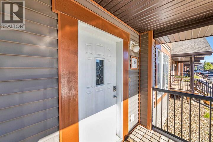 Property Photo:  4738 13 Street  SK S9V 1Z5 