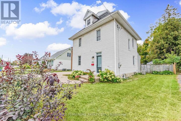 Property Photo:  626 Hamilton Street West  ON K8A 6P6 