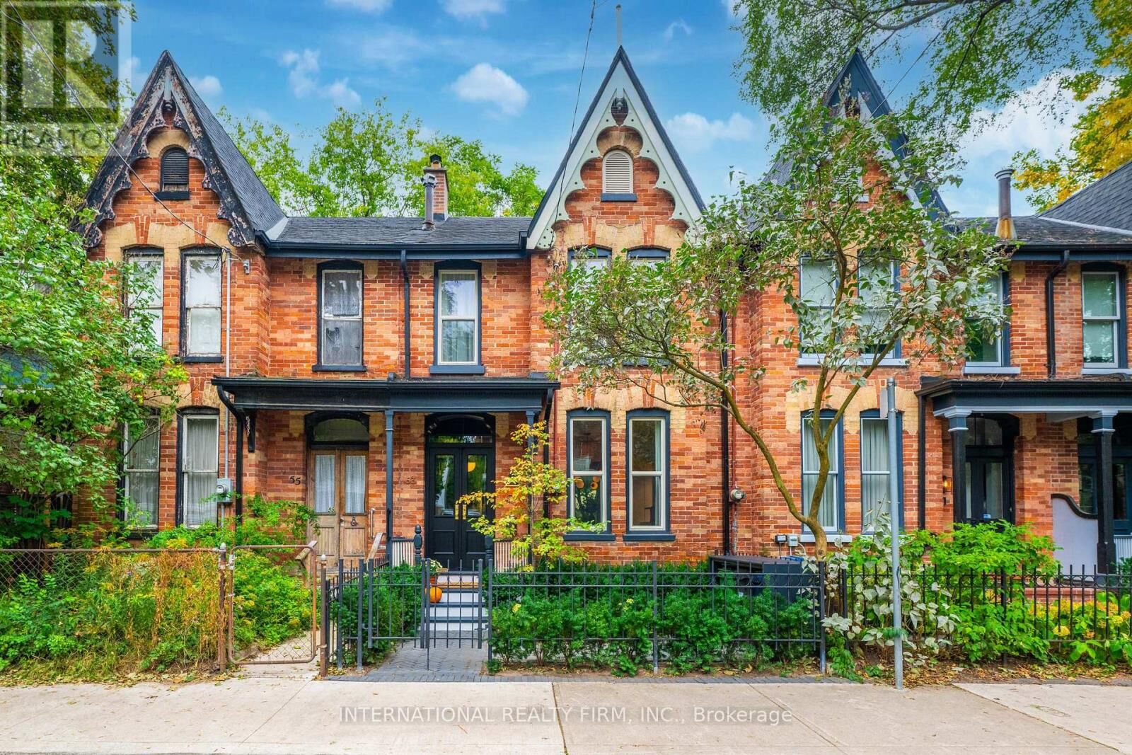 Property Photo:  53 Spruce Street  ON M5A 2H8 