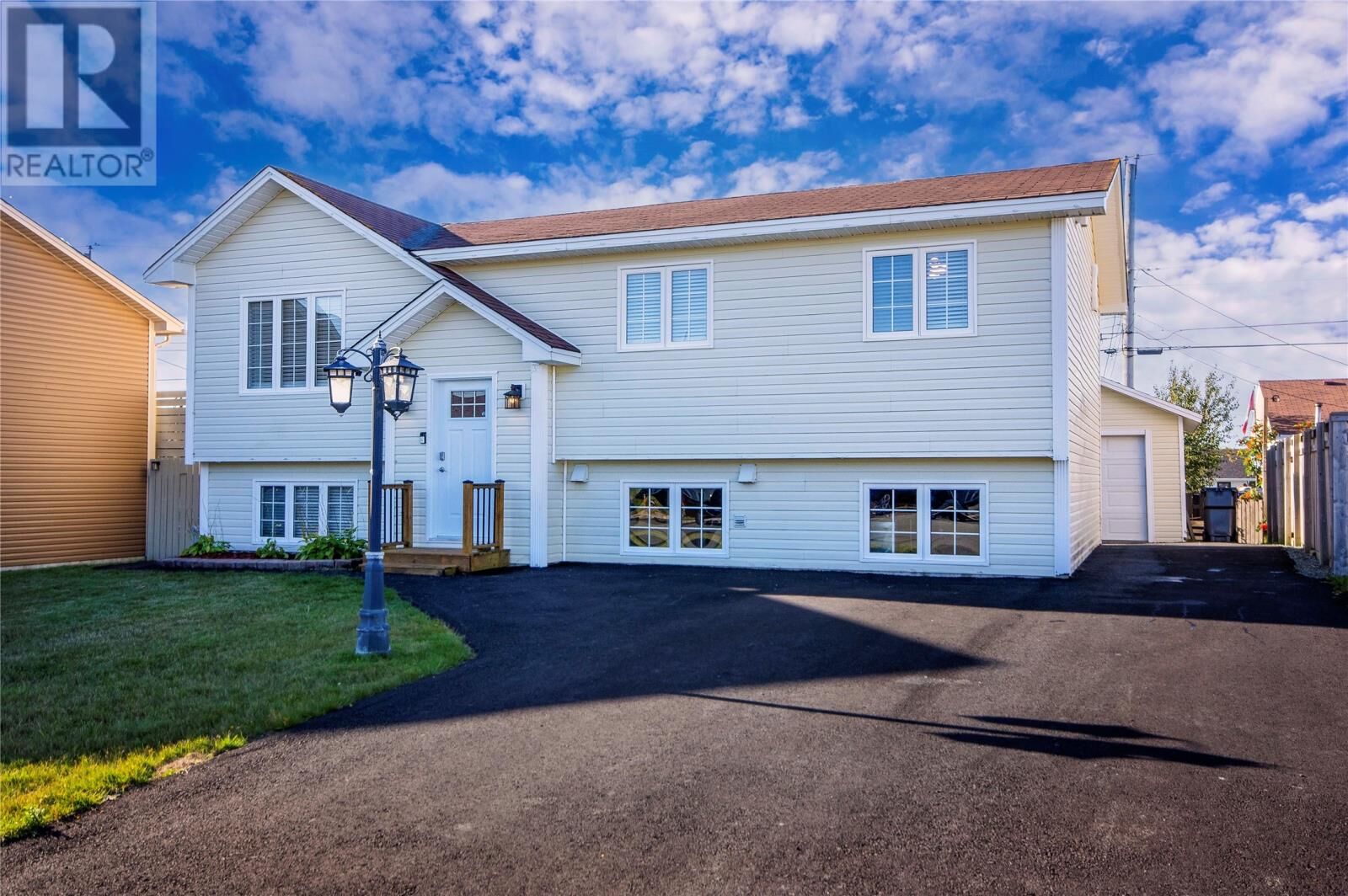 Property Photo:  9 Mercedes Court  NL A1X 7X8 