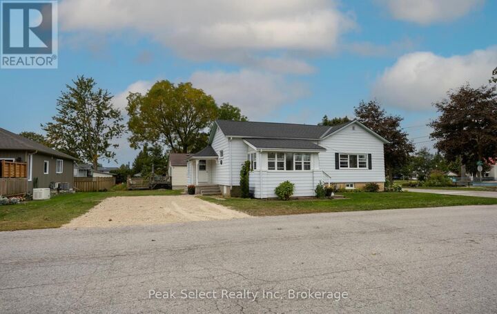 Property Photo:  103 Park Street  ON N0M 1S2 